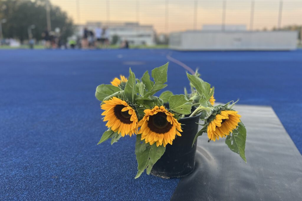 Der „Sächsische Krebsgesellschaft e.V.“ veranstaltete am 18.09. von 16 bis 18:30 Uhr zusammen mit der Universität Leipzig den Sonnenblumenlauf. Unter dem Motto „Laufend gegen Krebs“ versammelten sich Firmen, Schulen und Sportvereine, um für einen guten Zweck am Spendenlauf teilzunehmen. Lesen Sie hier mehr.